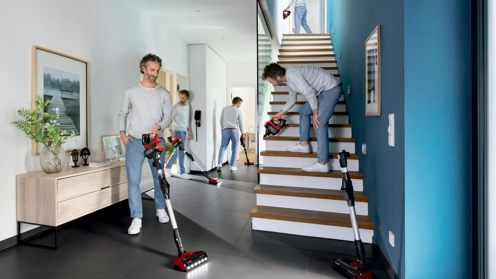 Bosch BBS711ANM Stabstaubsauger/Elektrischer Besen Beutellos 0,3 l Schwarz Rot Edelstahl