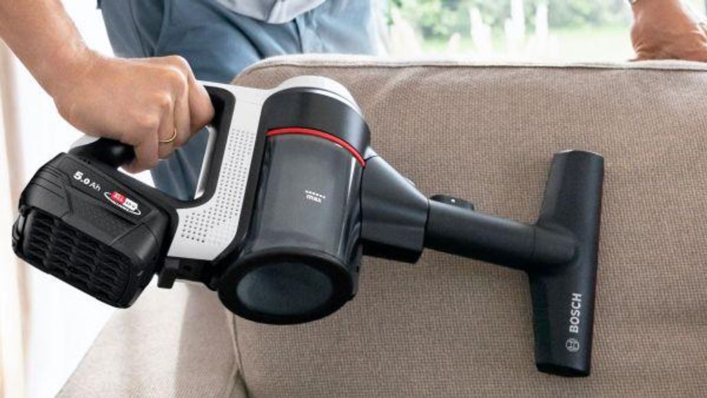 Bosch BSS715CARP, 2 - in - 1 - Stabstaubsauger, Beutellos, Schwarz, Silber, Weiß, 0,3 l, Trocken, Filterung