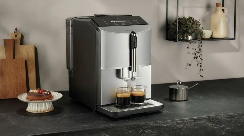 Siemens TF303E01 EQ300 Espressomaschine (silber; 1300W)